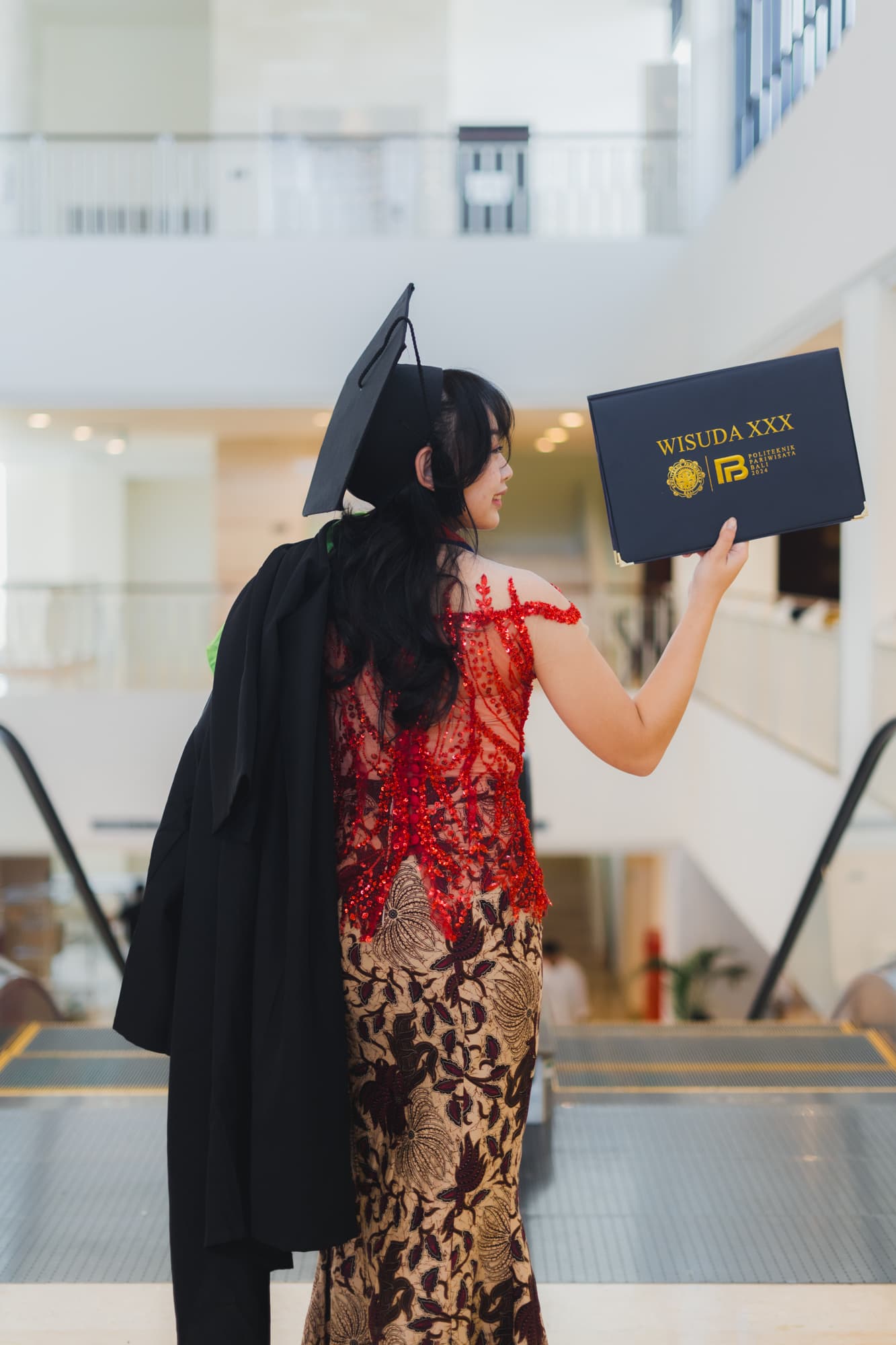 graduation - Edit-09956_k9j6tg